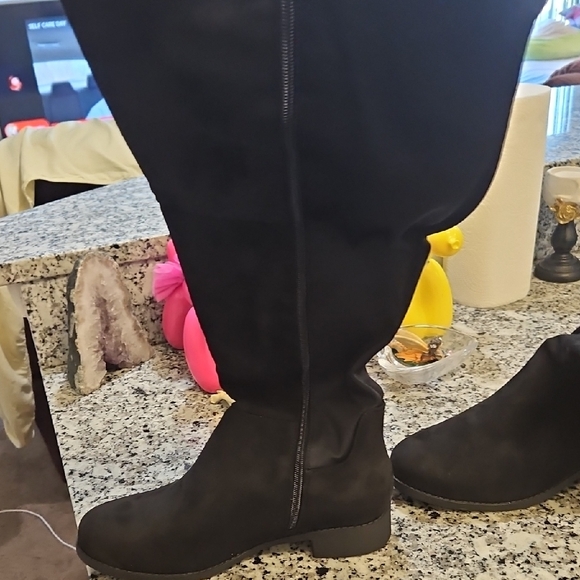 Torrid Black Over-the-Knee Boots Sleek Suede Style - Picture 8 of 9